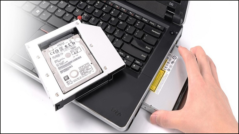 Có thể gắn cùng lúc hai ổ HDD và SSD lên laptop